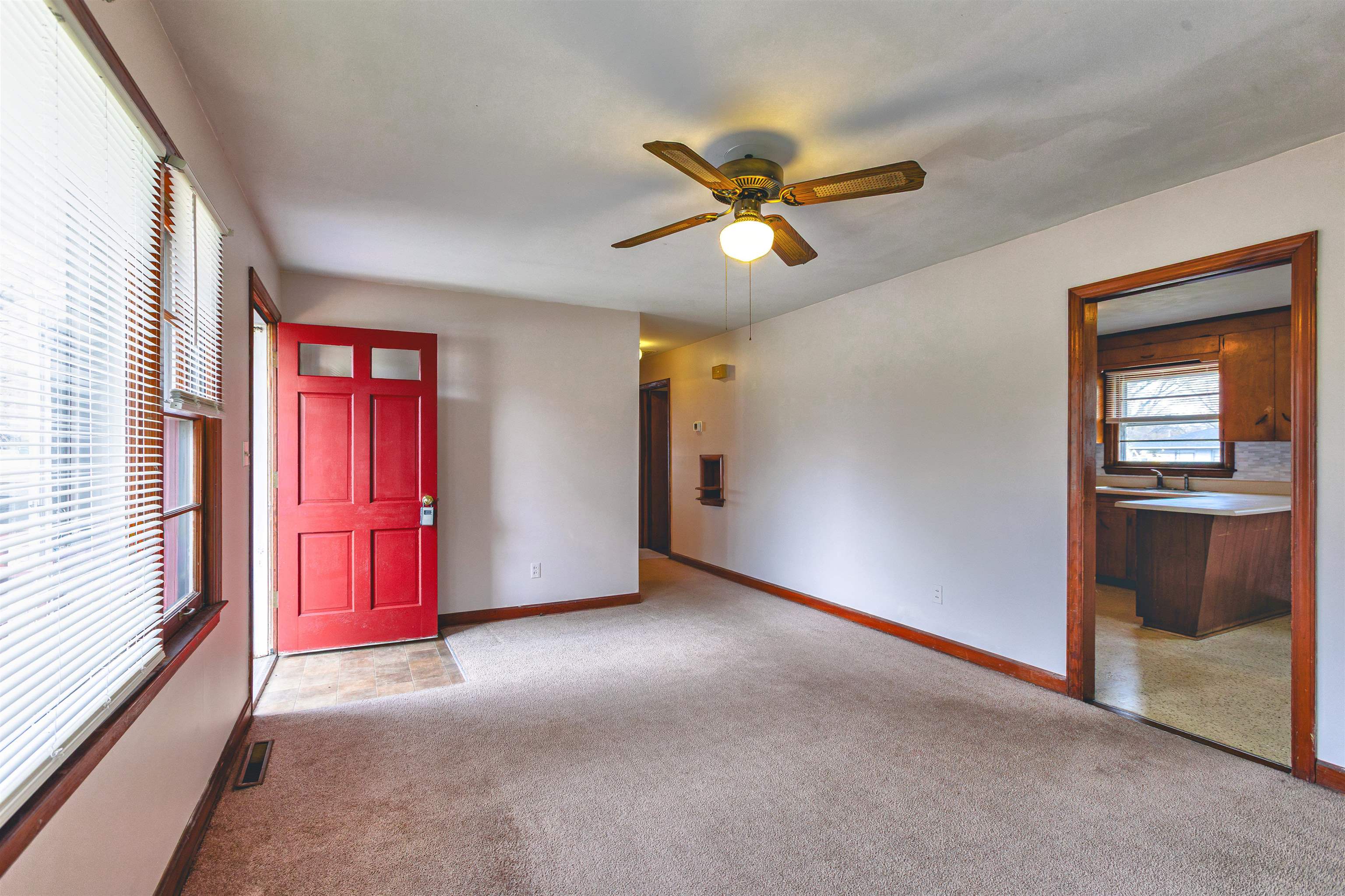 421 Colonial Avenue Gaffney, SC 29340 - Photo 4 of 30