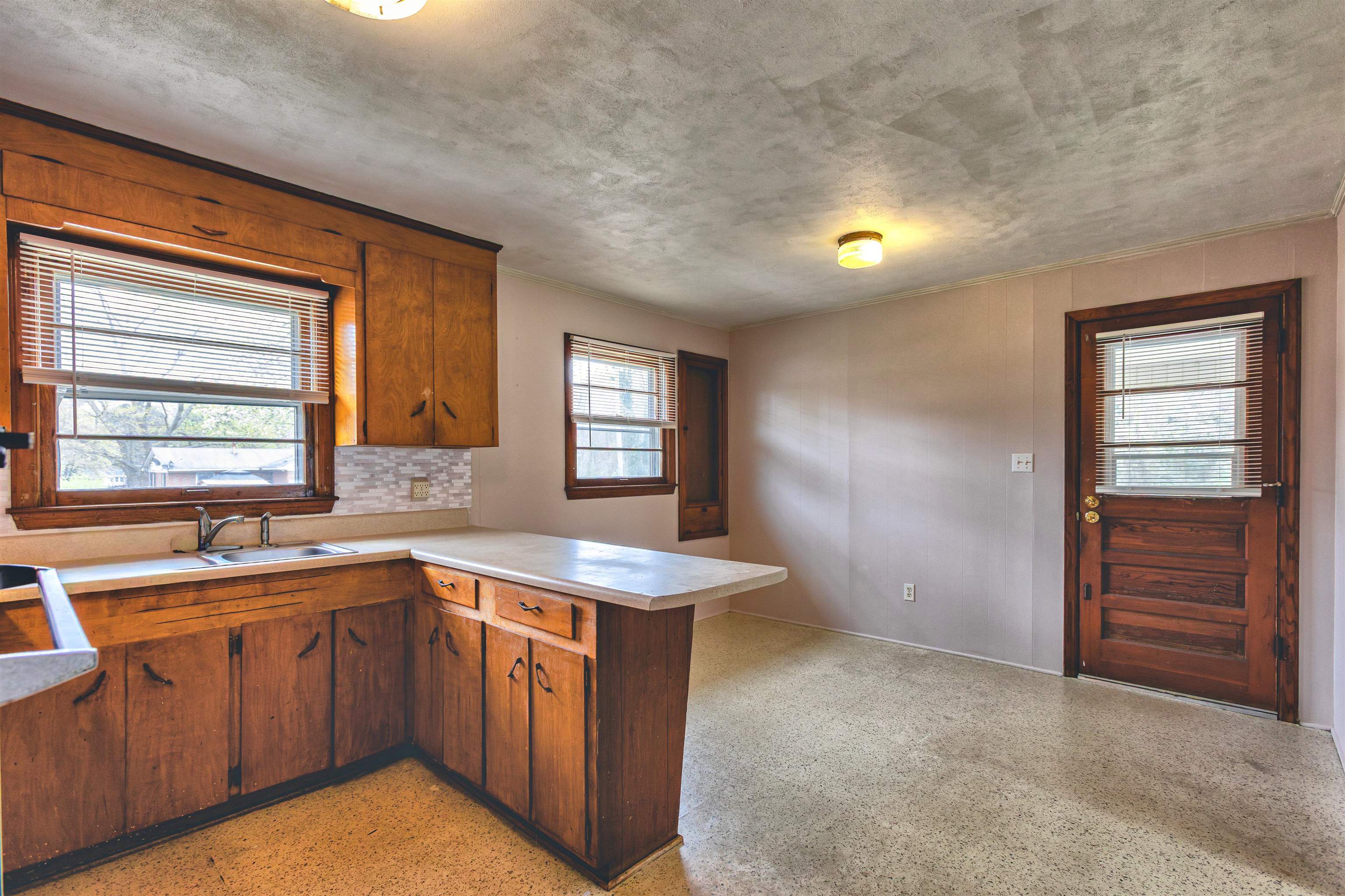 421 Colonial Avenue Gaffney, SC 29340 - Photo 7 of 30