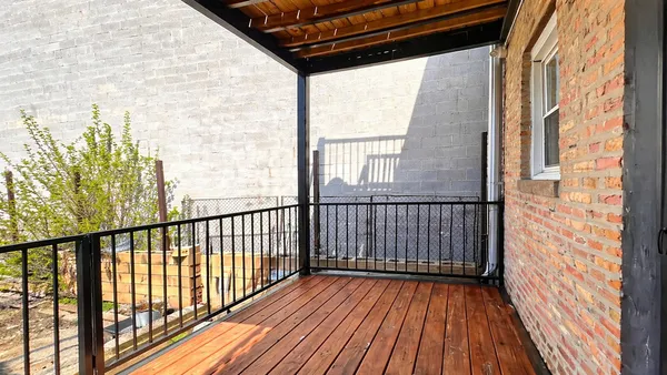 $1,600 | 808 North Sacramento Boulevard, Unit 1R, Chicago, IL 60622