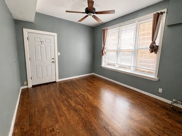 $1,600 | 808 North Sacramento Boulevard, Unit 1R, Chicago, IL 60622