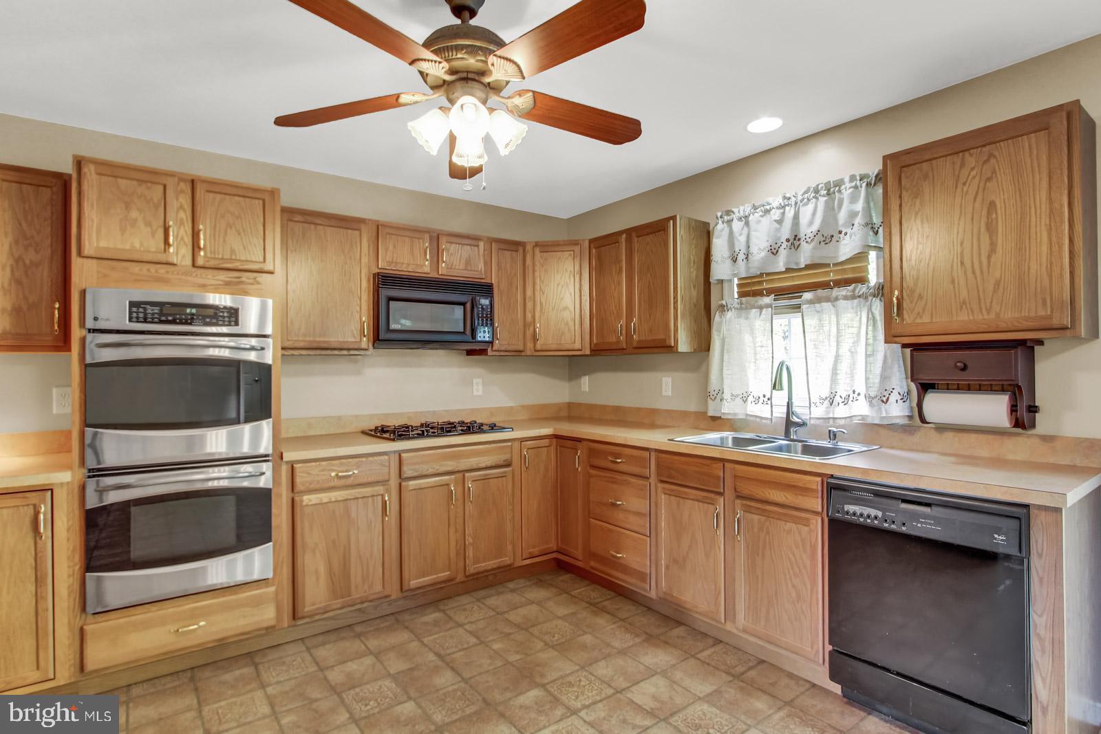 13390 Collins School Road Felton, PA 17322 - Photo 8 of 26 Gallery Image 8