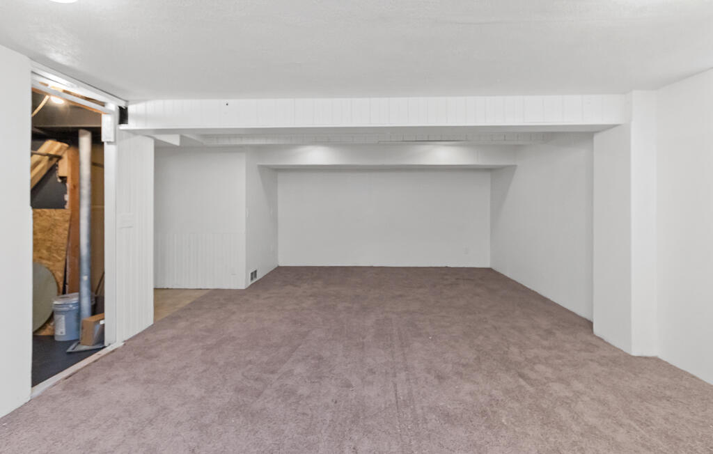 330 South Wolf Lake Road Muskegon, MI 49442 - Photo 32 of 45 11 Basement (1)