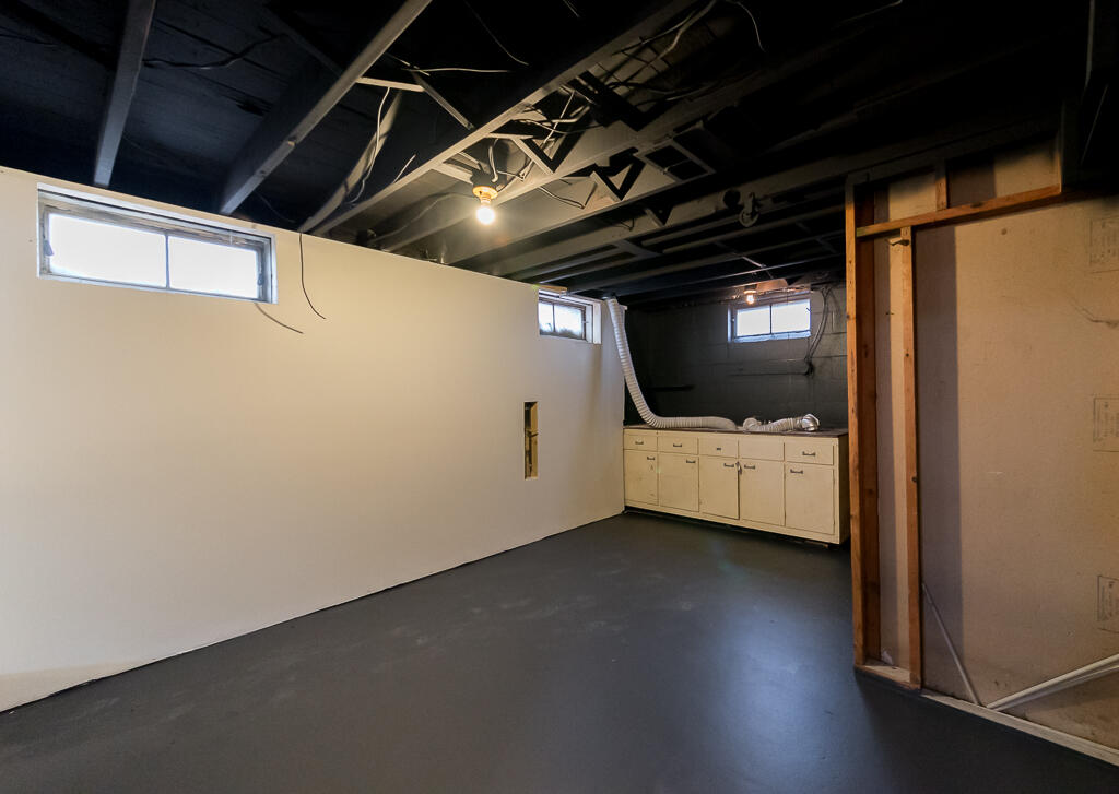 330 South Wolf Lake Road Muskegon, MI 49442 - Photo 37 of 45 11 Basement (6)