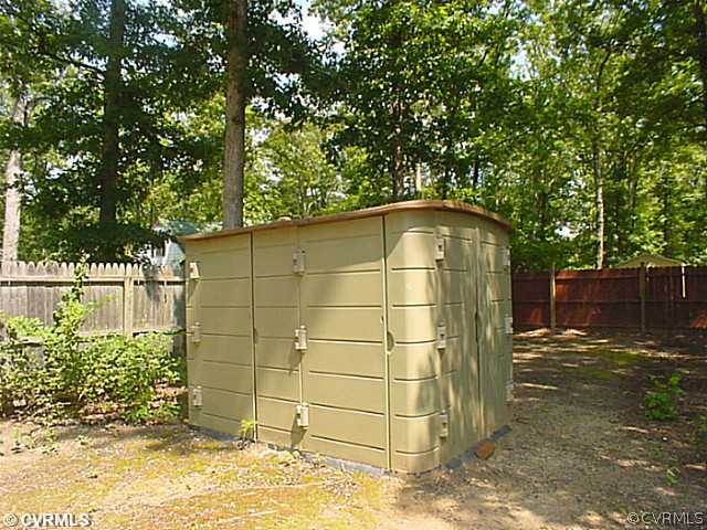 11124 Robious Road North Chesterfield, VA 23235 - Photo 15 of 22 a view of a backyard