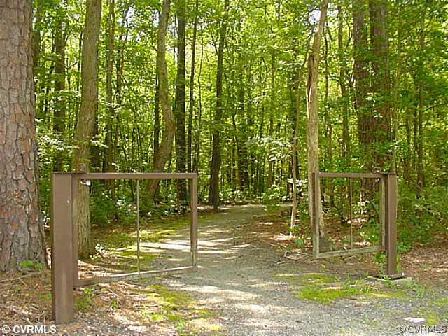 11124 Robious Road North Chesterfield, VA 23235 - Photo 19 of 22