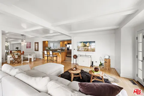 $4,000,000 | 308 1/2 Windward Avenue, Venice, CA 90291