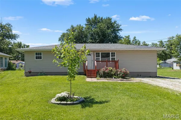 $185,000 | 228 Willowrun Drive, Moro, IL 62067