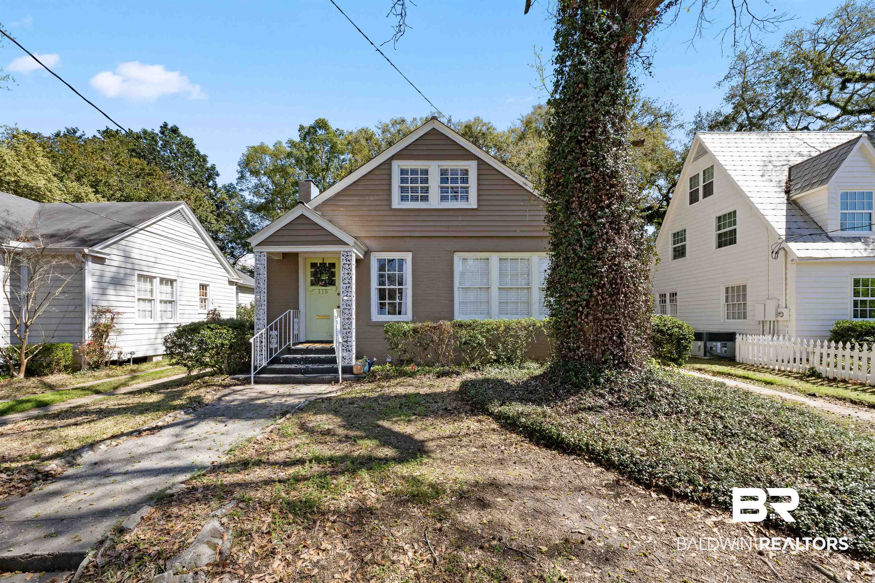 115 Williams Court Mobile, AL 36606 - Photo 2 of 28
