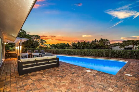 $2,850,000 | 4877 Pineview Circle, Delray Beach, FL 33445