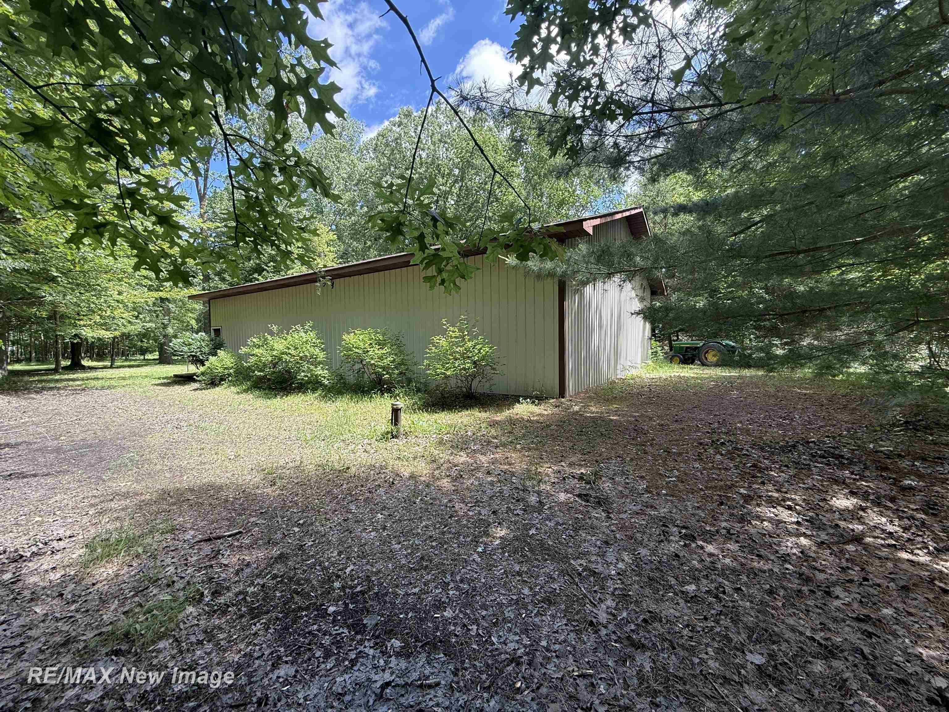 4093 Pruess Road Freeland, MI 48623 - Photo 41 of 53
