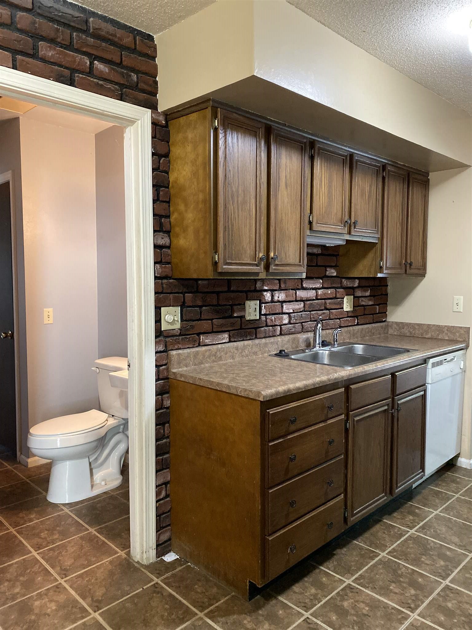 1111 Applewood Road Fort Wayne, IN 46825 - Photo 6 of 18 Gallery Image 6