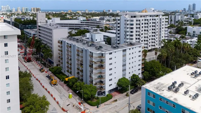 $2,300 | 1340 Lincoln Road, Unit 207, Miami Beach, FL 33139