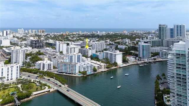 $2,300 | 1340 Lincoln Road, Unit 207, Miami Beach, FL 33139