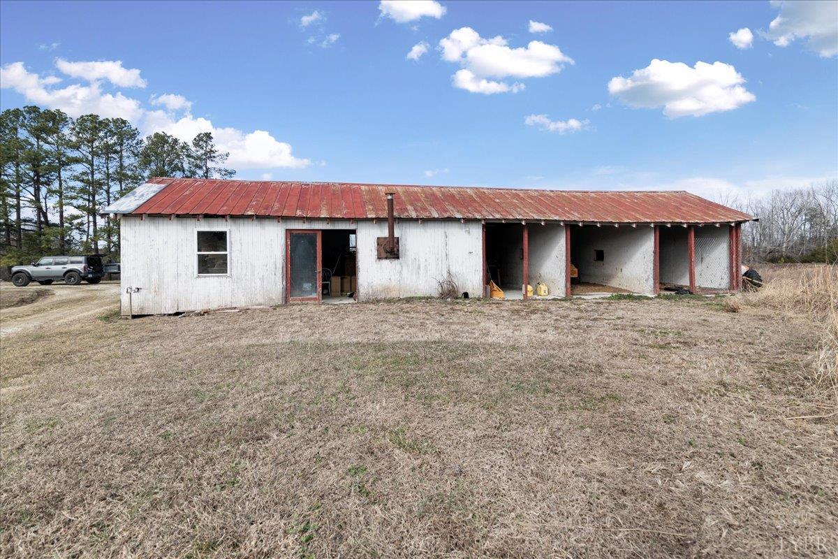 627 Hat Creek Road Brookneal, VA 24528 - Photo 23 of 94