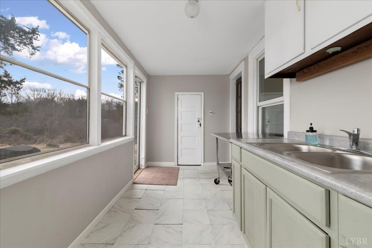 627 Hat Creek Road Brookneal, VA 24528 - Photo 41 of 94