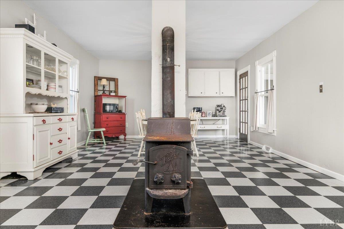 627 Hat Creek Road Brookneal, VA 24528 - Photo 49 of 94