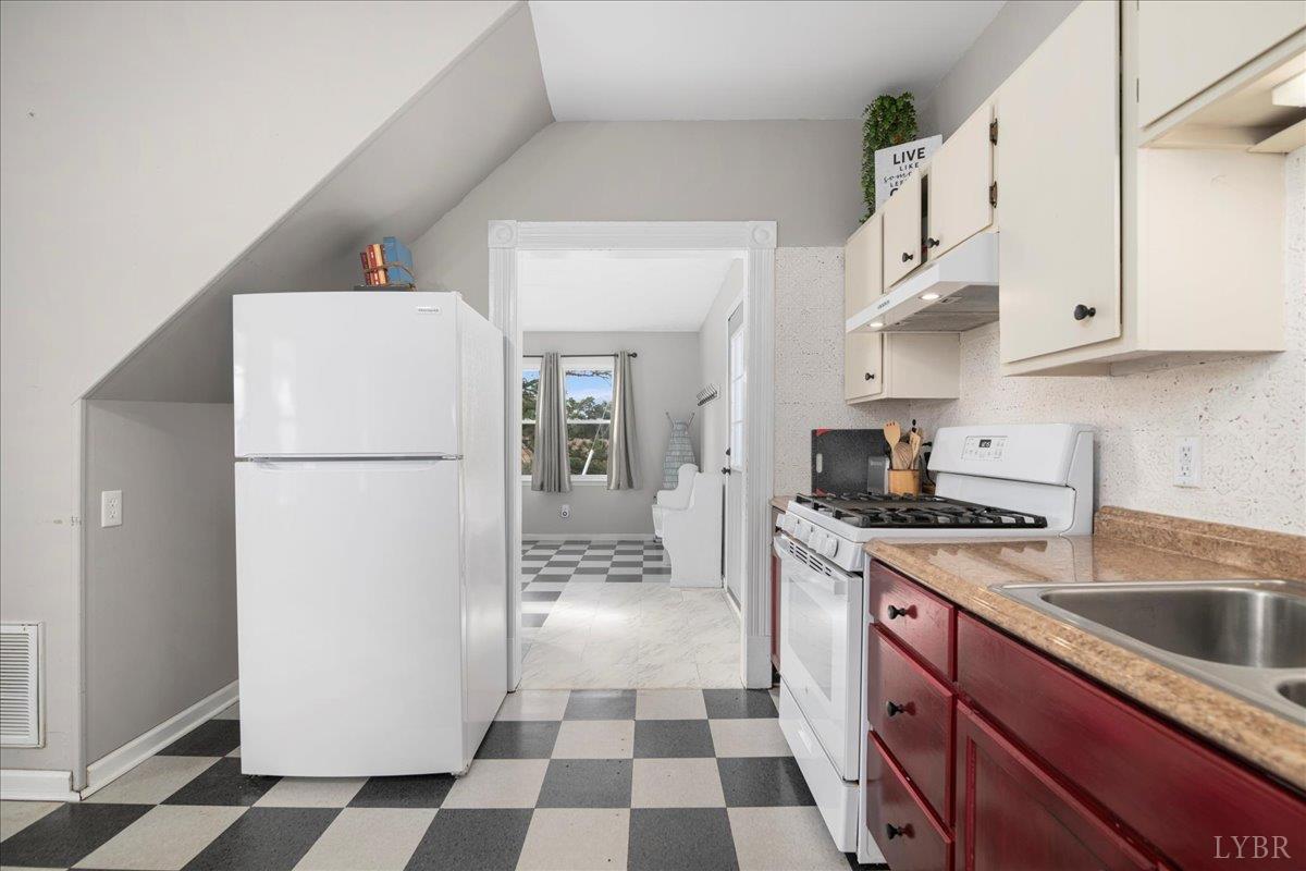 627 Hat Creek Road Brookneal, VA 24528 - Photo 52 of 94