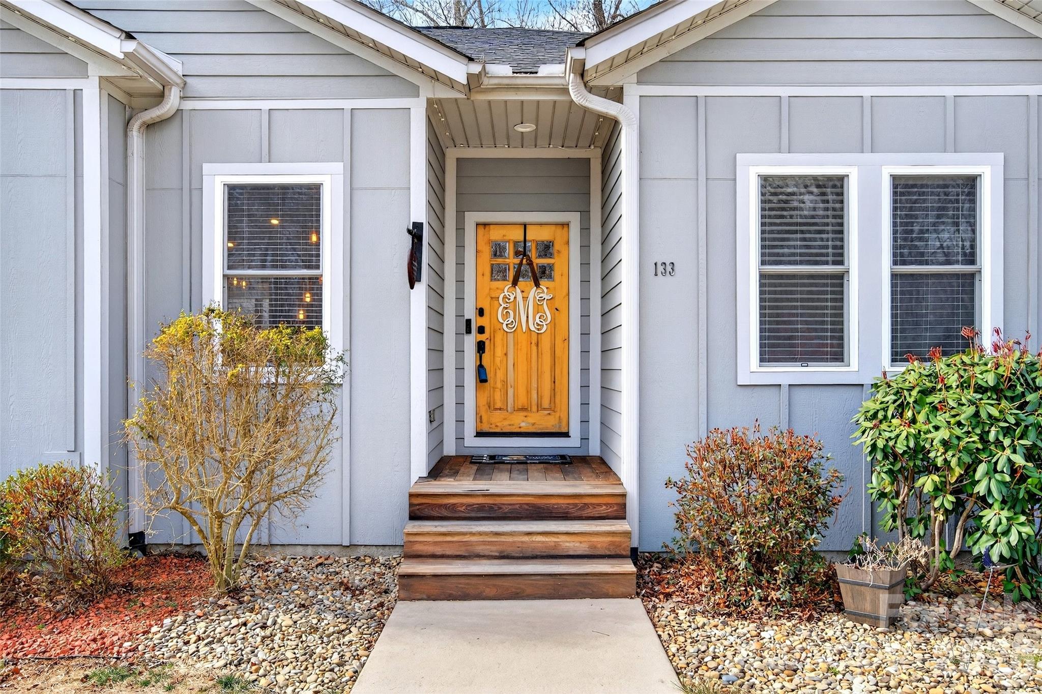 135 Ridge Road Candler, NC 28715 - Photo 3 of 40 a front view of a house