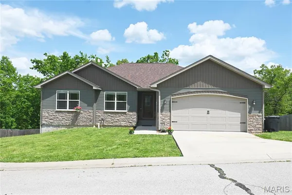$410,000 | 117 Paradise Street, Waynesville, MO 65583