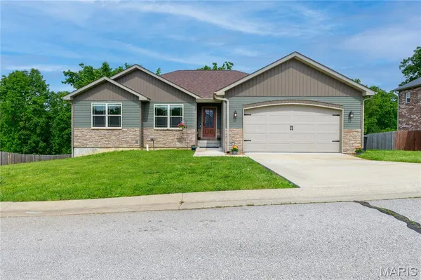 $410,000 | 117 Paradise Street, Waynesville, MO 65583