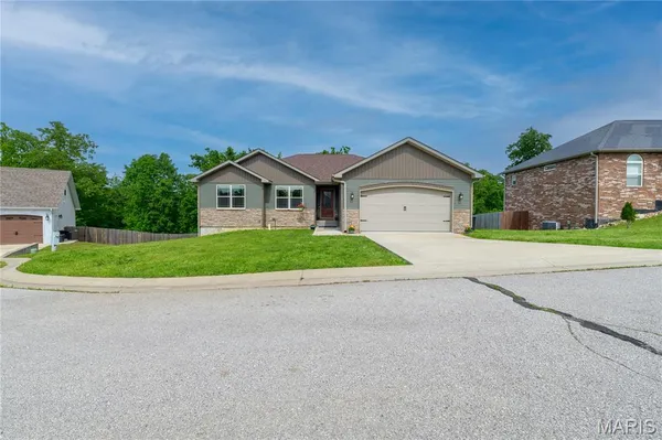 $410,000 | 117 Paradise Street, Waynesville, MO 65583