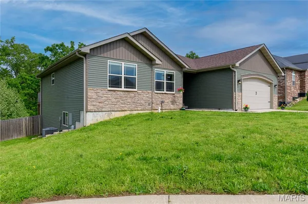 $410,000 | 117 Paradise Street, Waynesville, MO 65583