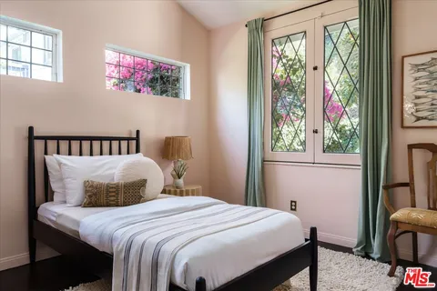 $1,099,000 | 3135 Isabel Drive, Los Angeles, CA 90065
