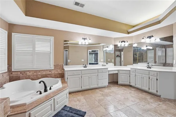 $635,000 | 14741 Robinson Street, Overland Park, KS 66223