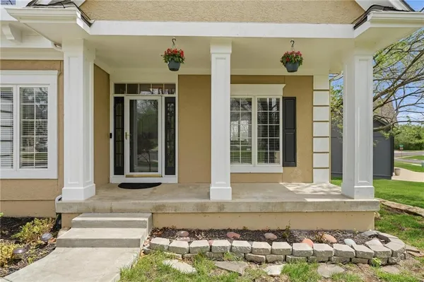 $635,000 | 14741 Robinson Street, Overland Park, KS 66223