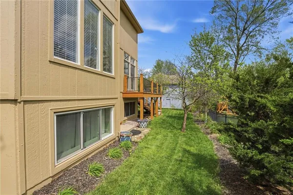 $635,000 | 14741 Robinson Street, Overland Park, KS 66223