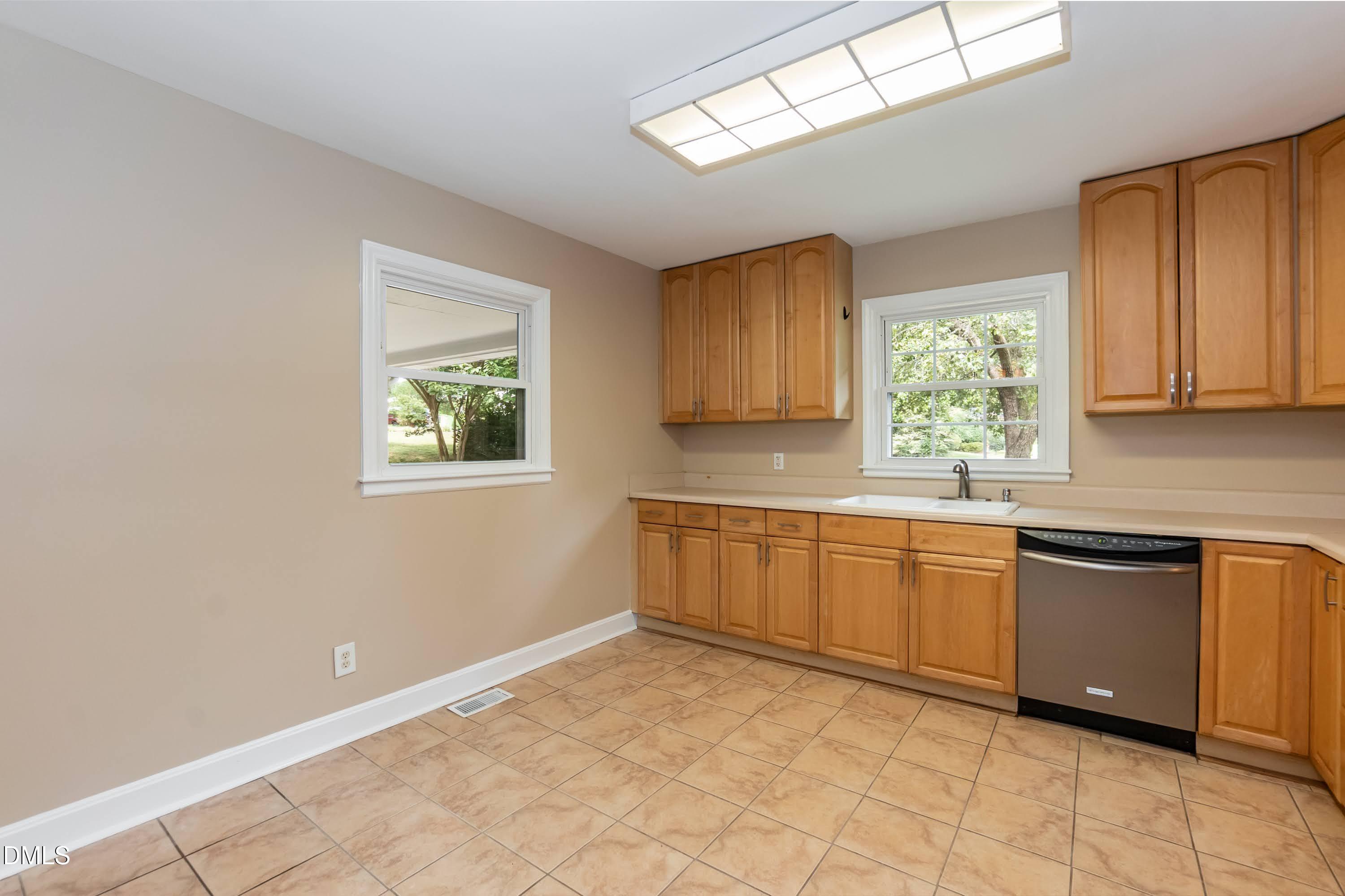 5101 Wickham Road Raleigh, NC 27606 - Photo 13 of 37 Kitchen 03
