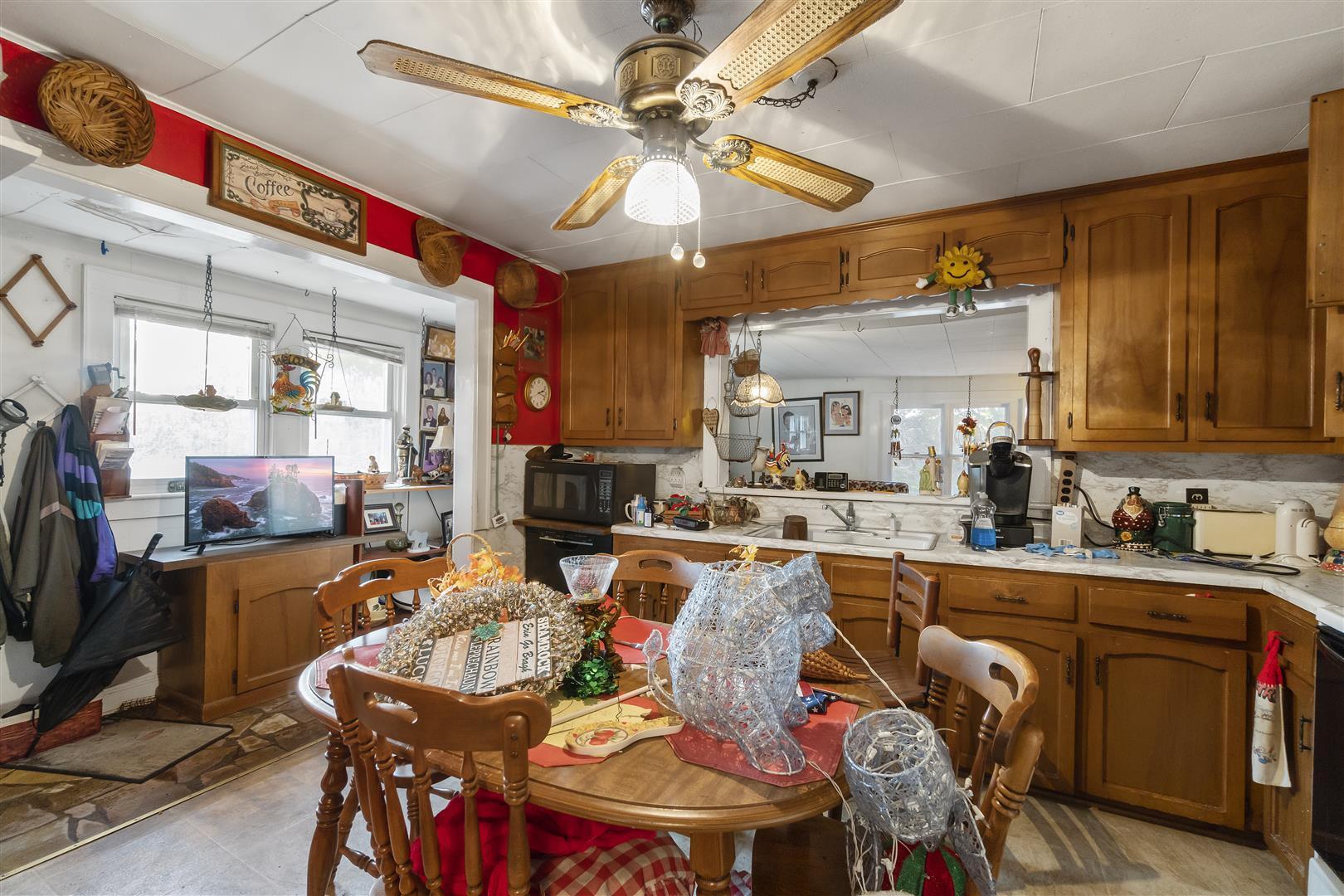 1223 Robinhood Road Greeneville, TN 37745 - Photo 14 of 32 14