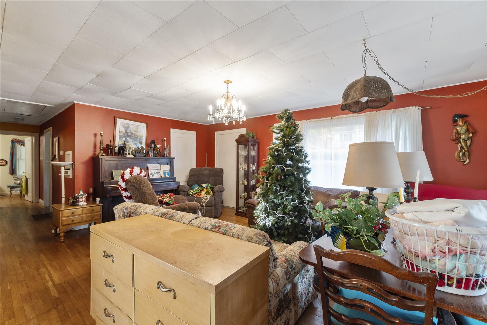 1223 Robinhood Road Greeneville, TN 37745 - Photo 2 of 32 2