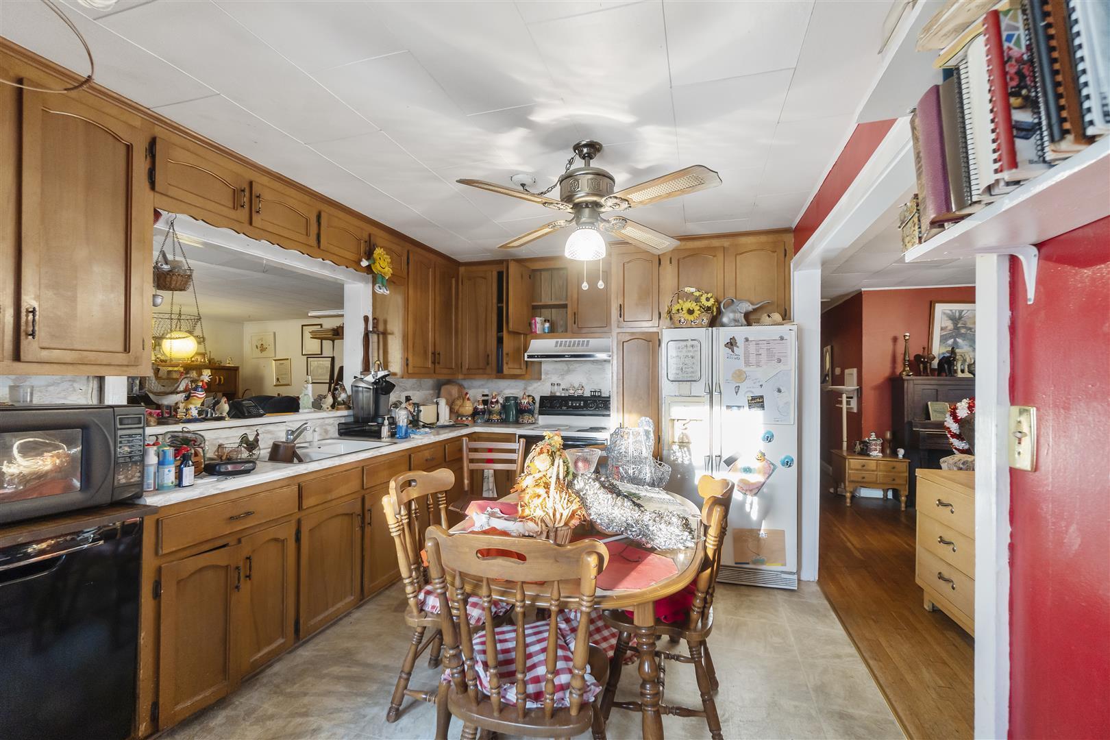 1223 Robinhood Road Greeneville, TN 37745 - Photo 6 of 32 6