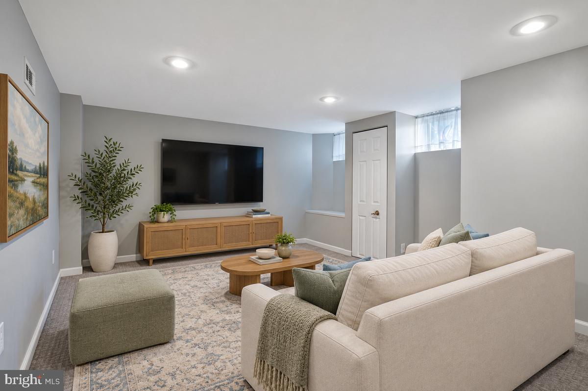 53 Garden Ridge Road Catonsville, MD 21228 - Photo 28 of 32 Virtually Reimagined as Fabulous Family Room