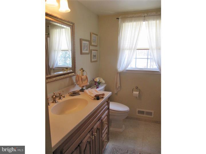 208 North Riding Drive Moorestown, NJ 08057 - Photo 13 of 19 Gallery Image 13