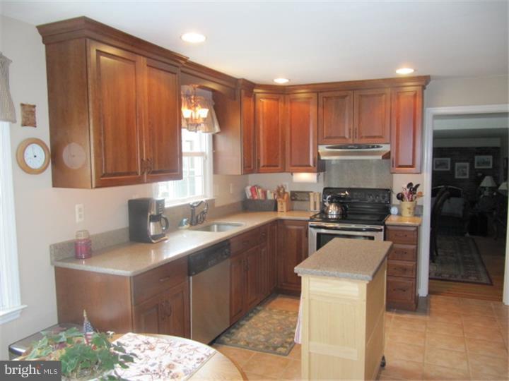 208 North Riding Drive Moorestown, NJ 08057 - Photo 5 of 19 Gallery Image 5