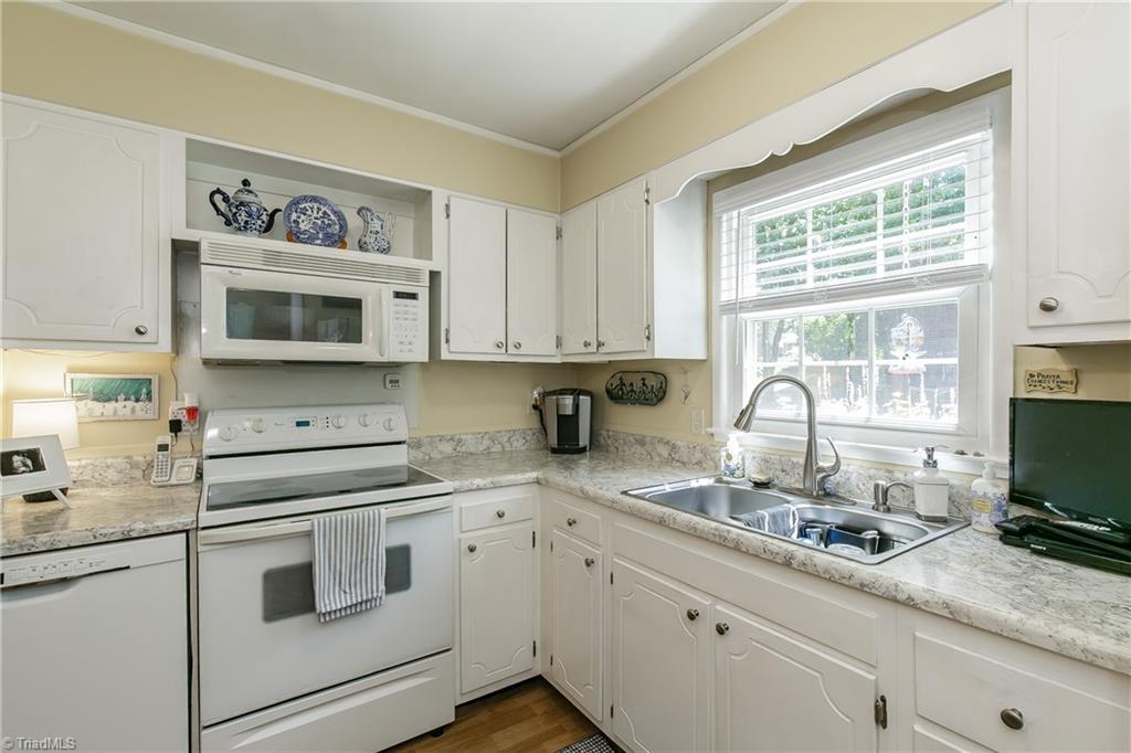 2316 Buckingham Road Burlington, NC 27217 - Photo 13 of 27 Gallery Image 13