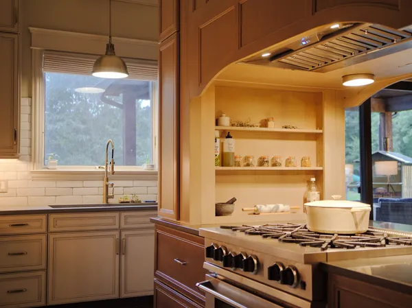 a en suite bathroom with a sink and a mirror