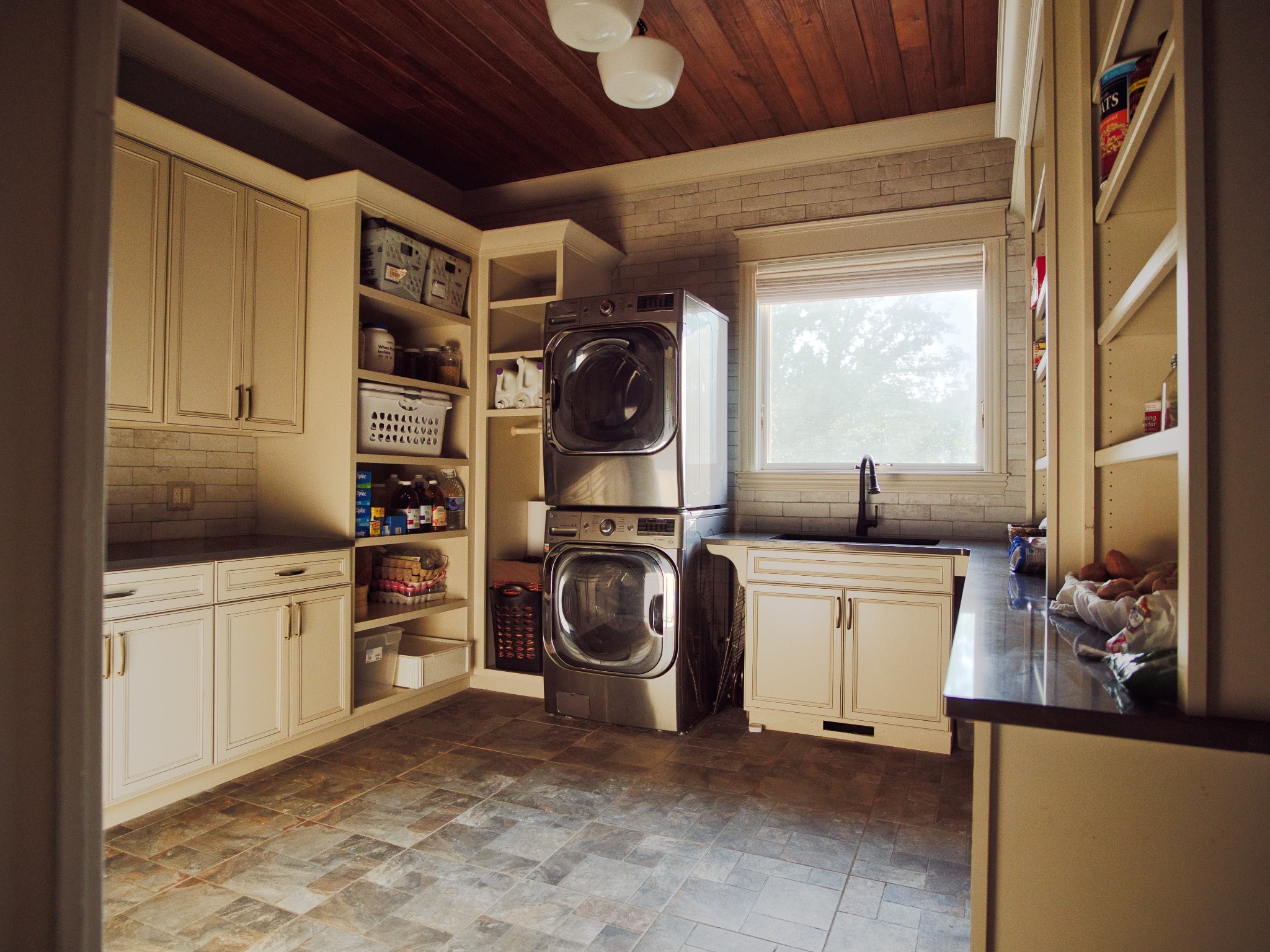 450 Lowe Branch Road Centerville, TN 37033 - Photo 27 of 100 a utility room with sink dryer and washer