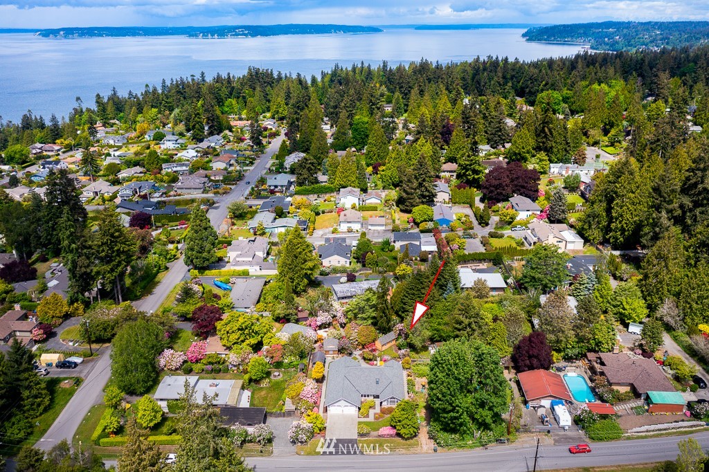 9111 192nd Street Southwest Edmonds, WA 98026 - Photo 2 of 29 Gallery Image 2