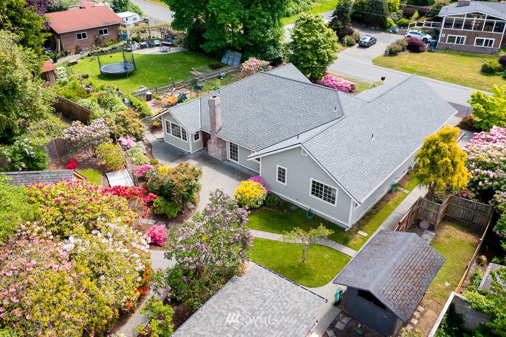 9111 192nd Street Southwest Edmonds, WA 98026 - Photo 4 of 29 Gallery Image 4