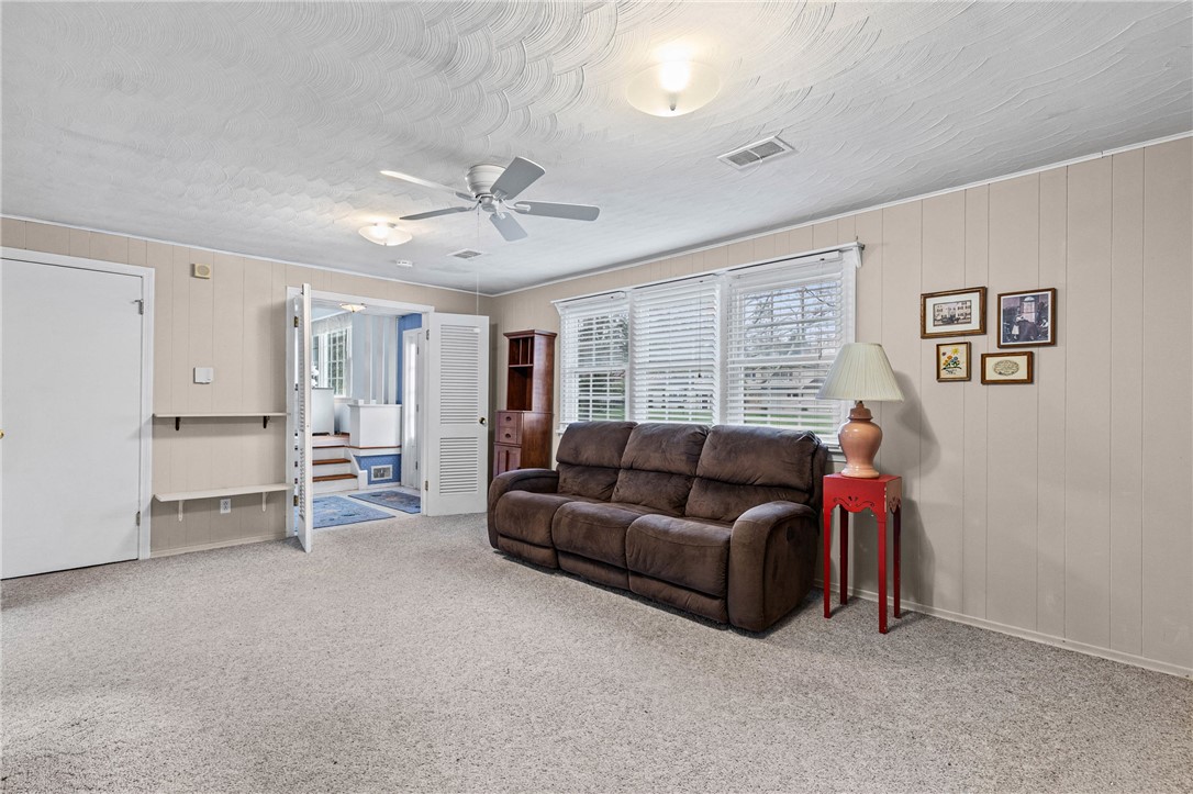 8 N Passage Perinton, NY 14450 - Photo 17 of 39