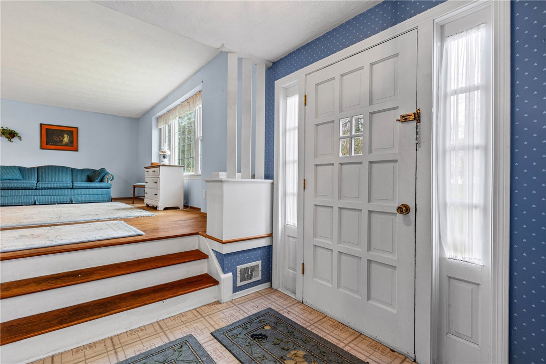 8 N Passage Perinton, NY 14450 - Photo 5 of 39