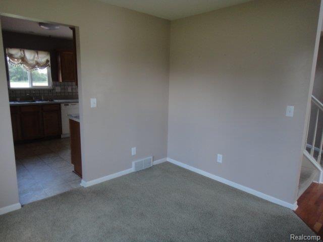 5215 North Belsay Road Flint, MI 48506 - Photo 13 of 25 DSC03755.JPG