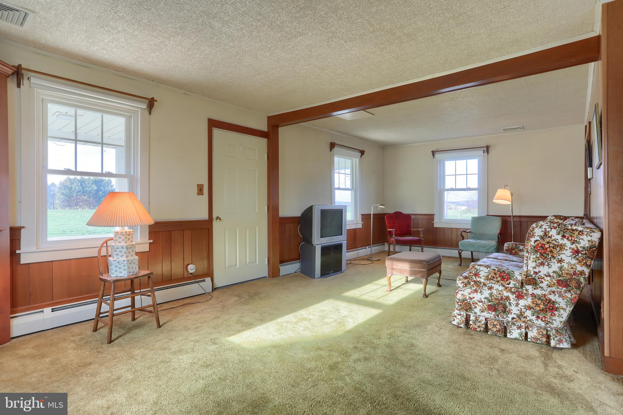 112 North Mill Street Lebanon, PA 17042 - Photo 7 of 48 Living room