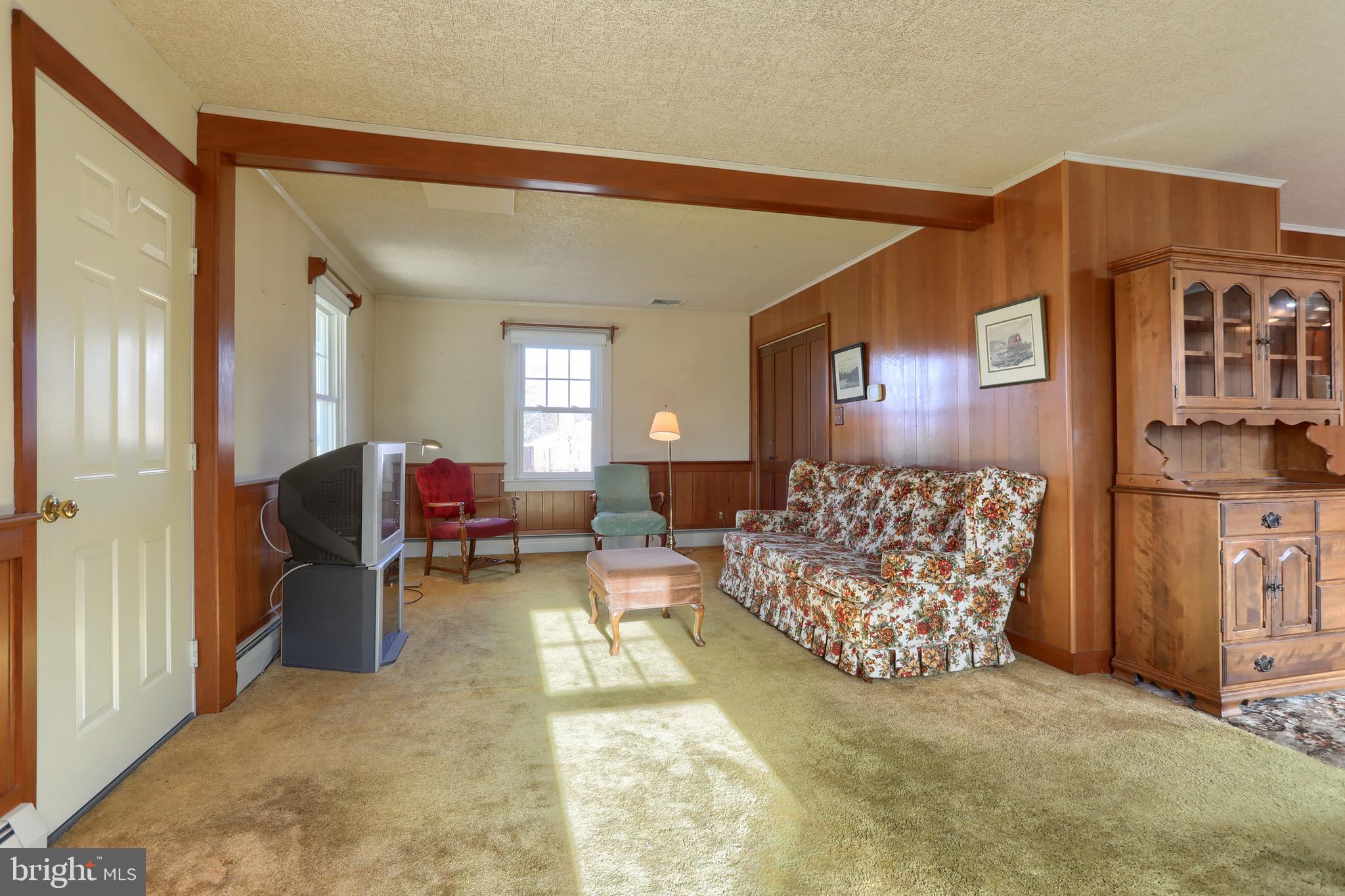 112 North Mill Street Lebanon, PA 17042 - Photo 8 of 48 Living room