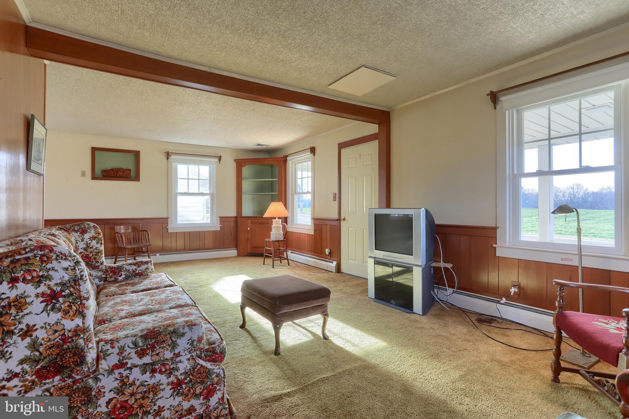 112 North Mill Street Lebanon, PA 17042 - Photo 9 of 48 Living room