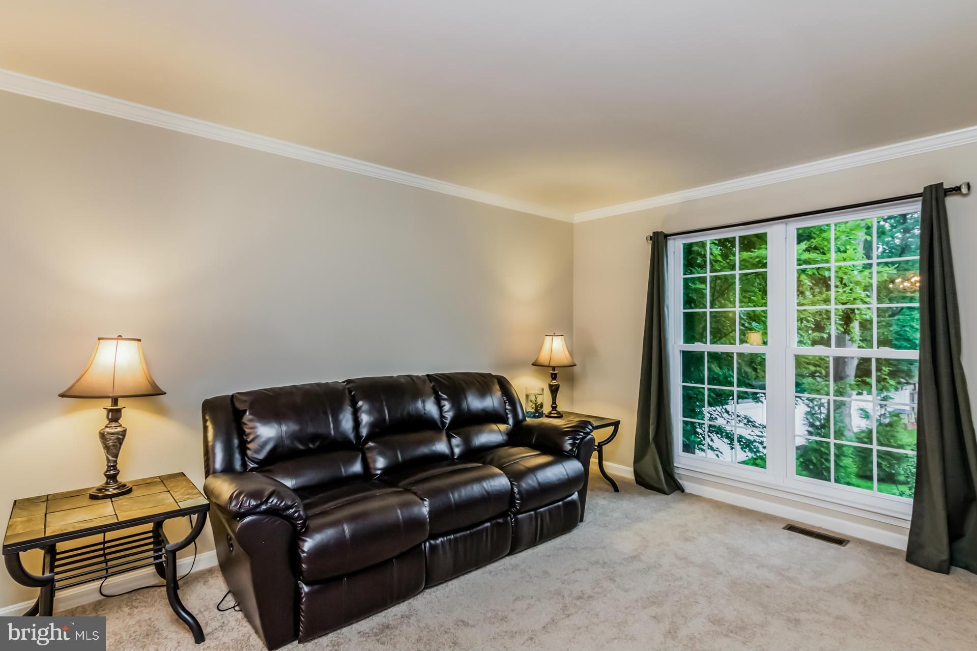 5966 Florey Road Hanover, MD 21076 - Photo 7 of 30 Living Room