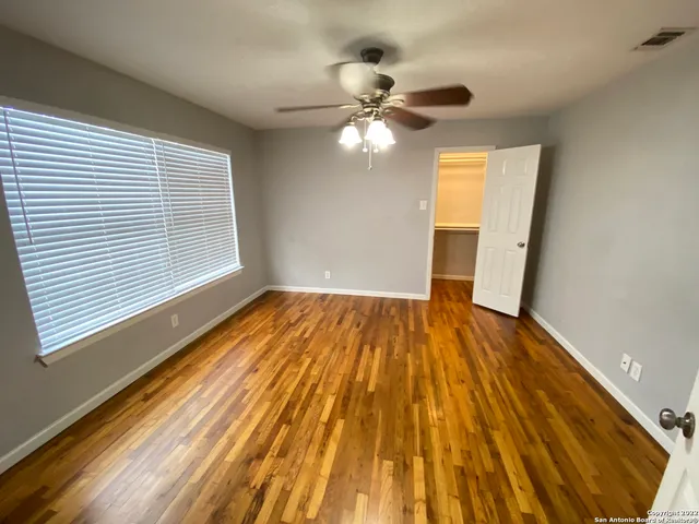 $800 | 211 Natalen Avenue, Unit 210, San Antonio, TX 78209
